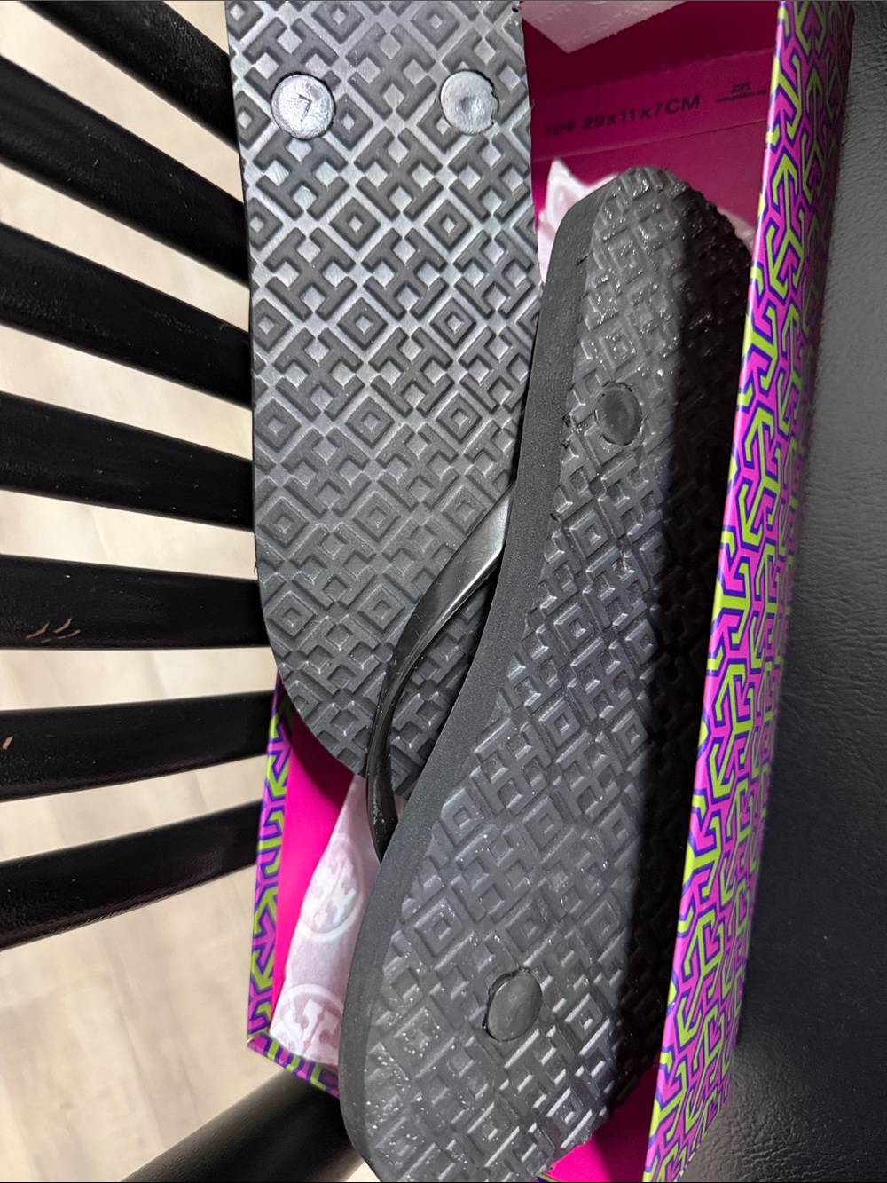 Tory Burch thin logo flip flop - Picture 3 of 3